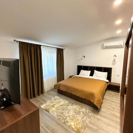 Zim Family Airport Apartment Otopeni Bagian luar foto