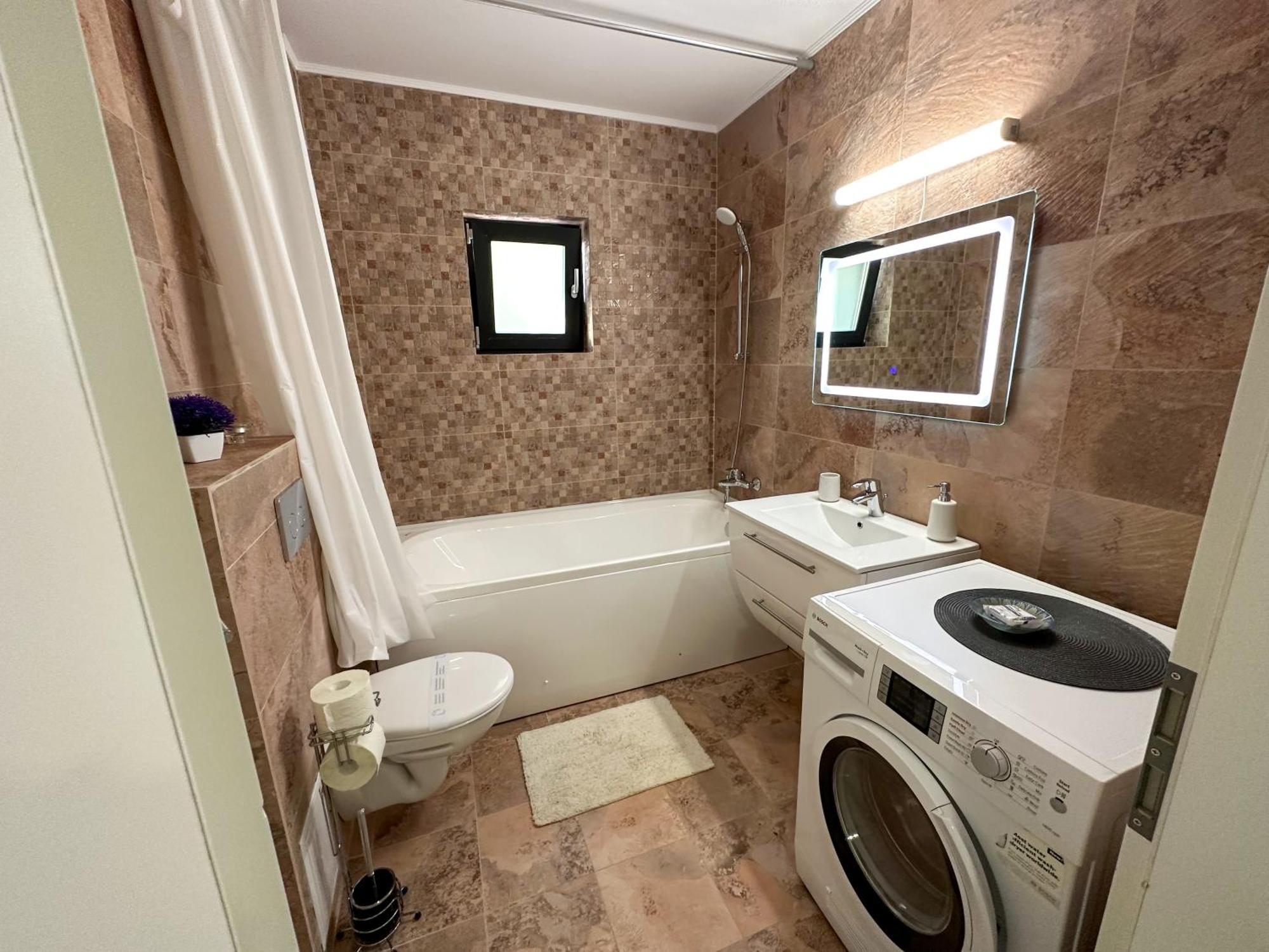 Zim Family Airport Apartment Otopeni Bagian luar foto