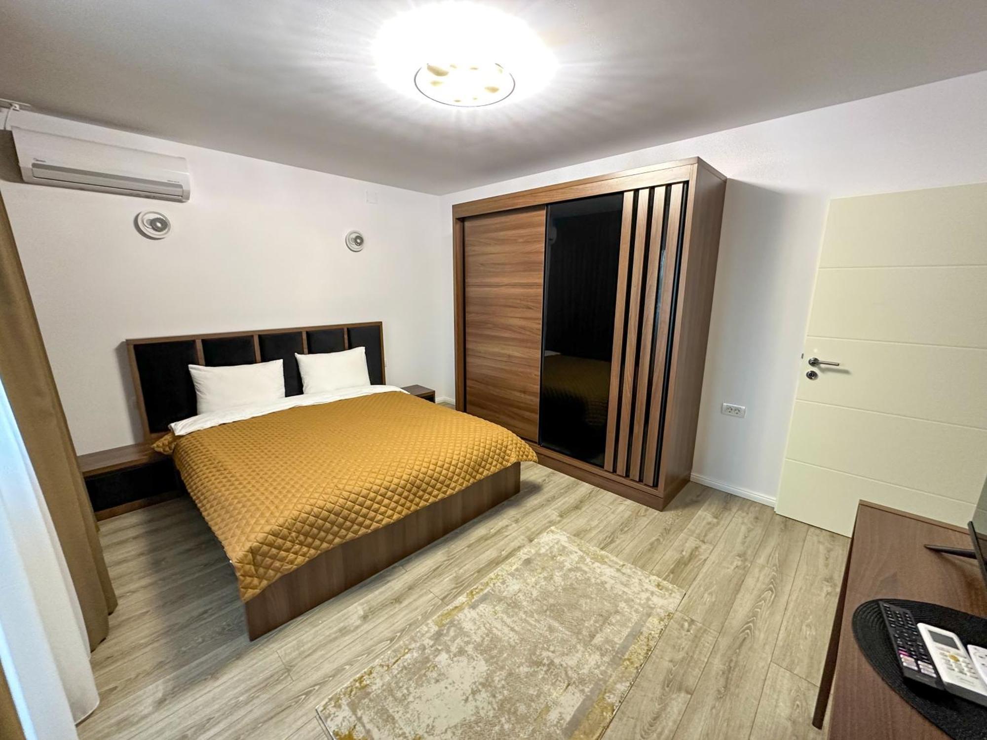 Zim Family Airport Apartment Otopeni Bagian luar foto