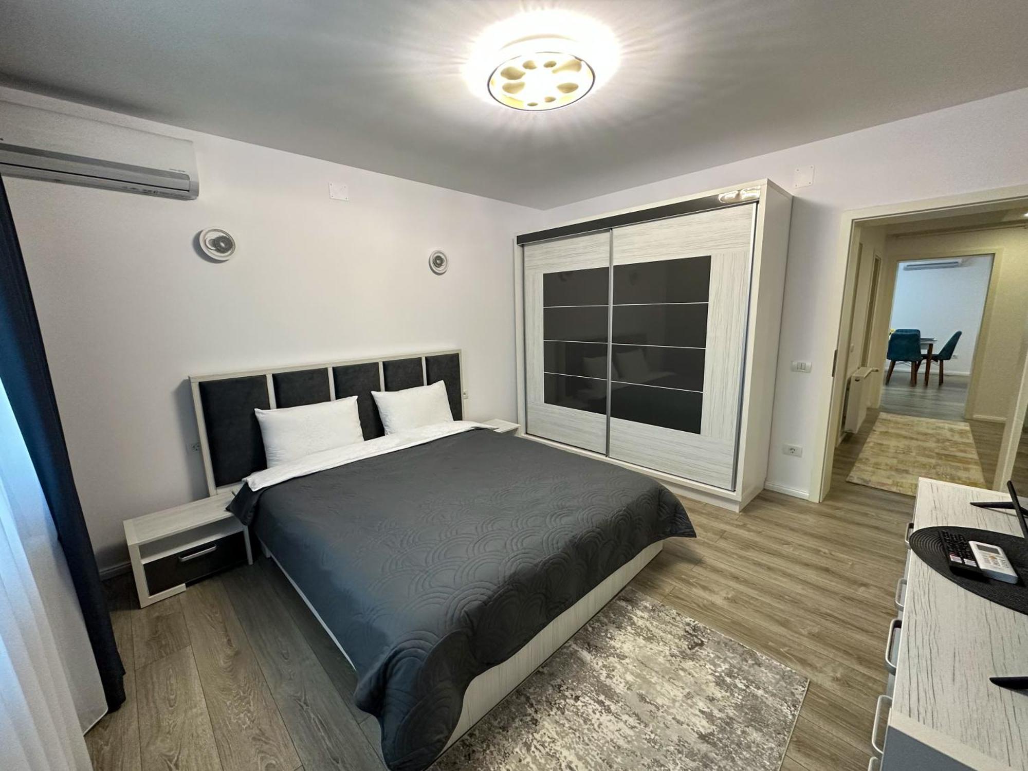 Zim Family Airport Apartment Otopeni Bagian luar foto