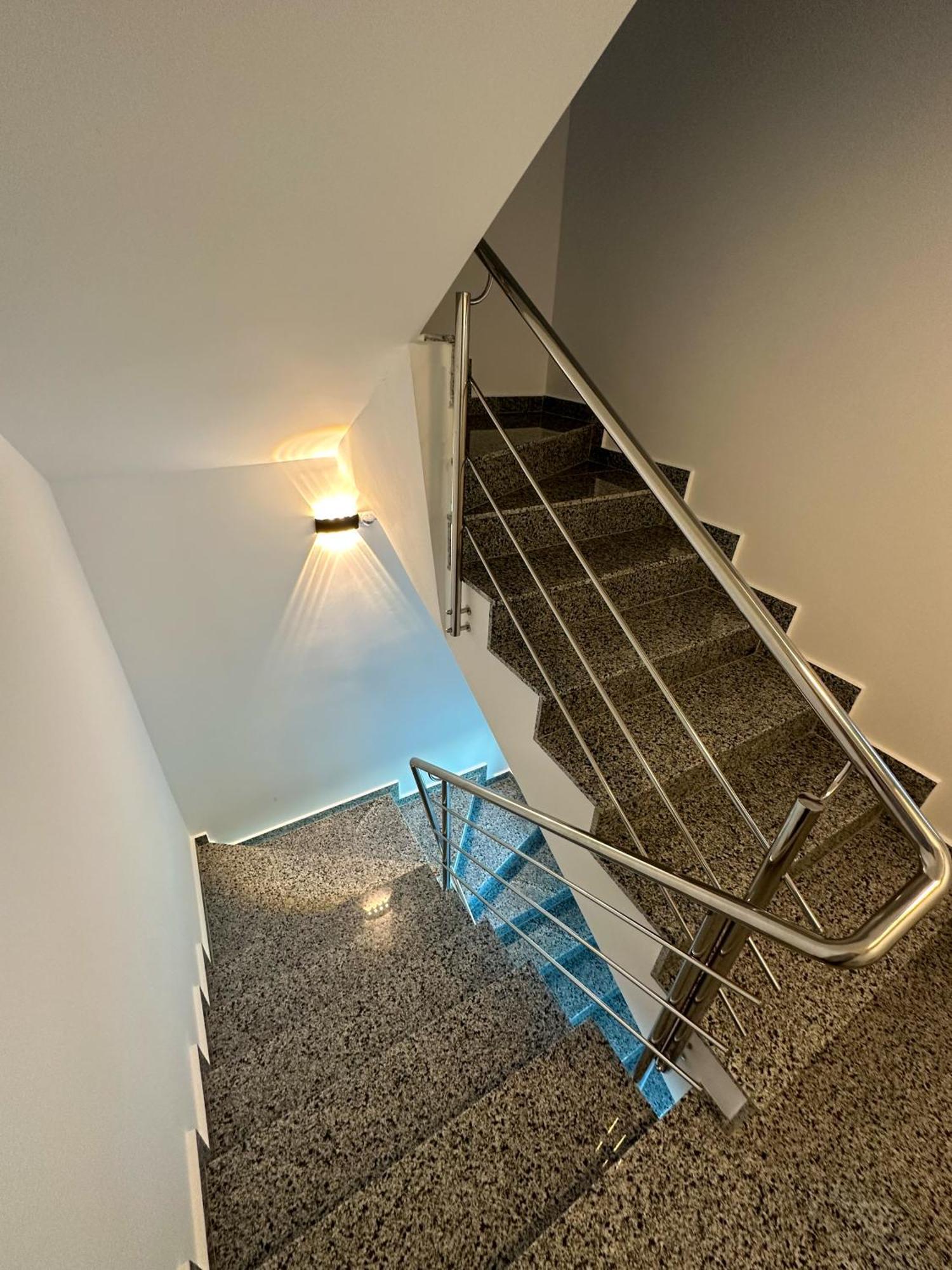 Zim Family Airport Apartment Otopeni Bagian luar foto